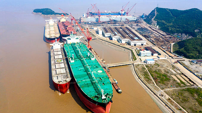 중국의 한 수리조선소. 사진 : Zhoushan Xinya Shipyard Co