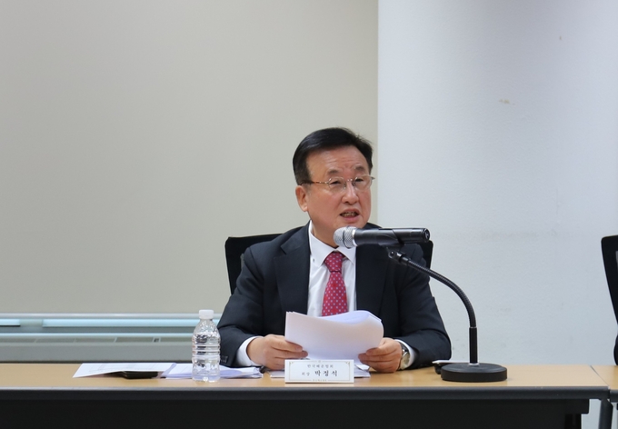 해운 경쟁력 강화를 강조하는 박정석 회장. 사진 : 한국해양기자협회 