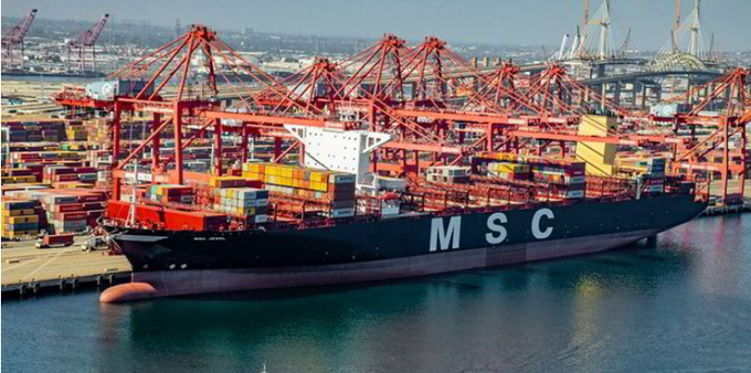 롱비치항에 기항한 MSC 컨테이너선. 사진 : Port of Long Beach