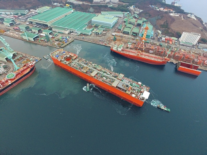  모잠비크 로부마(Rovuma)의 FLNG. 사진 : Eni